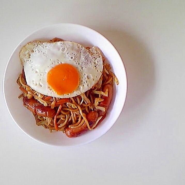 ソース焼きそば(目玉焼き)